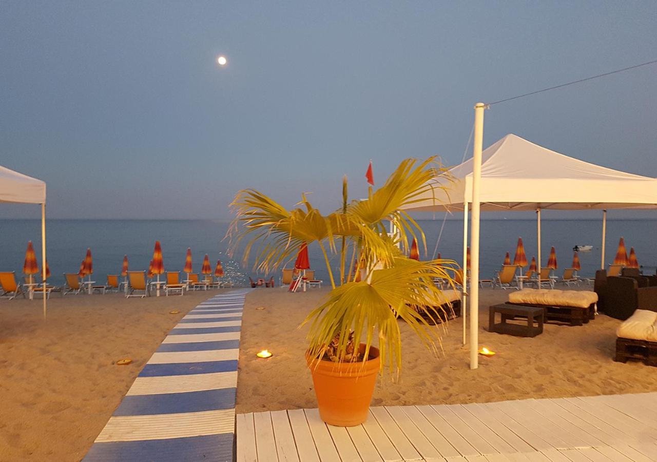 Hotel Federica Riace Marina Exterior photo