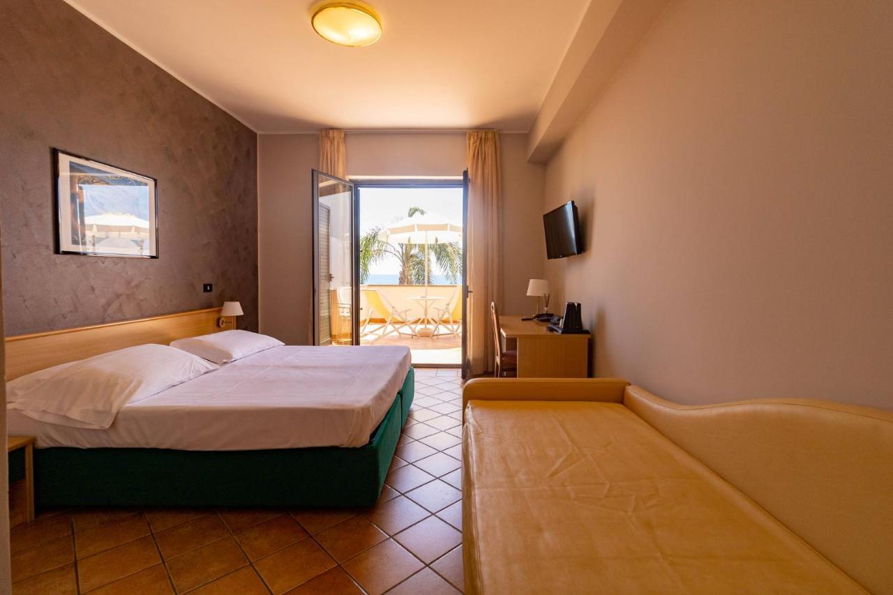 Hotel Federica Riace Marina Exterior photo