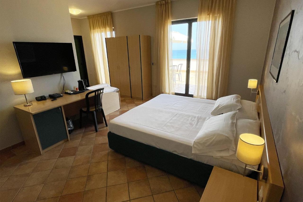 Hotel Federica Riace Marina Exterior photo